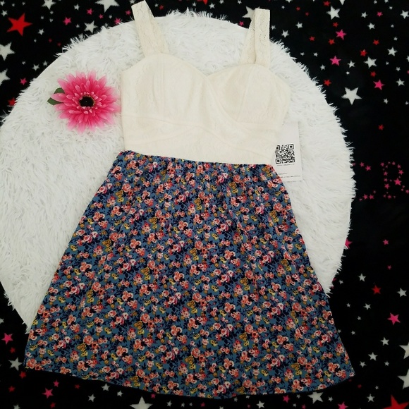 smerald sundae Dresses & Skirts - New Dress sleeveless sz~S